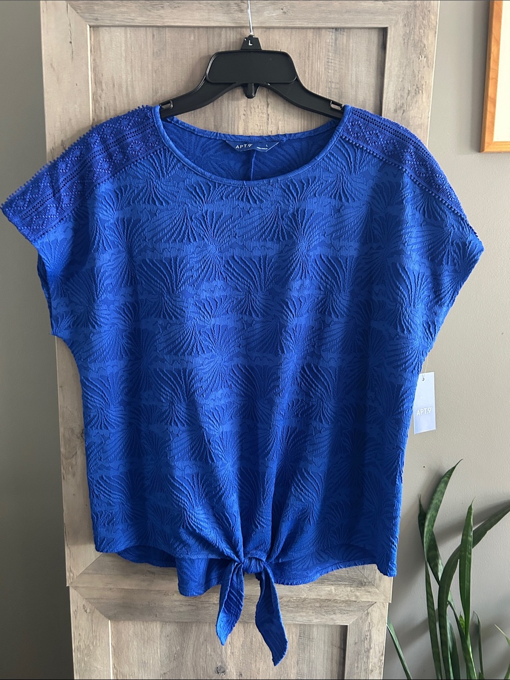 Tie front textured top